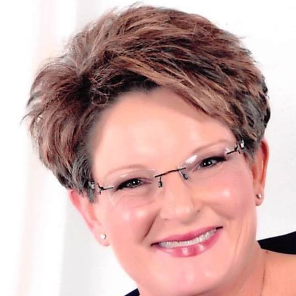 Meet your Posher, Becky